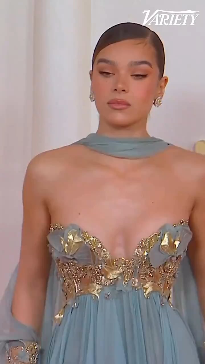 Hailee Steinfeld Nude Sexy Video Leaked – 64