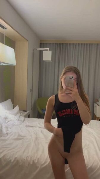 ellieangel_4 Petite Onlyfans Girl Nude Video- 4