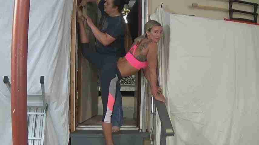 Ticklish Gymrat Feetlicking after Workout: Larissa Louder Amateur Porn Sex