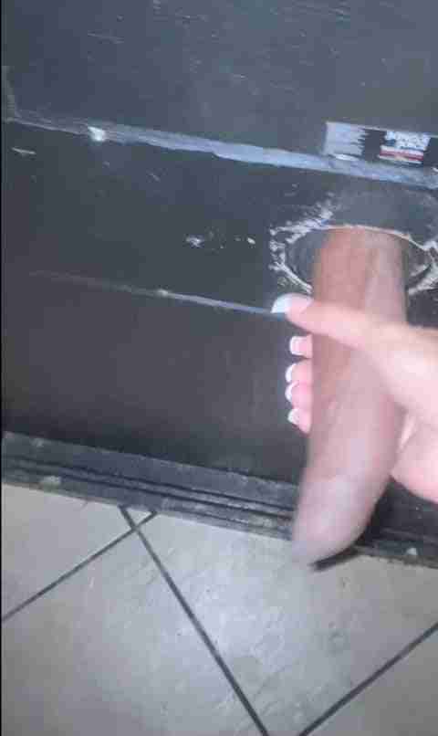 Servicing a foot long bbc at the gloryhole ☺️ BBC