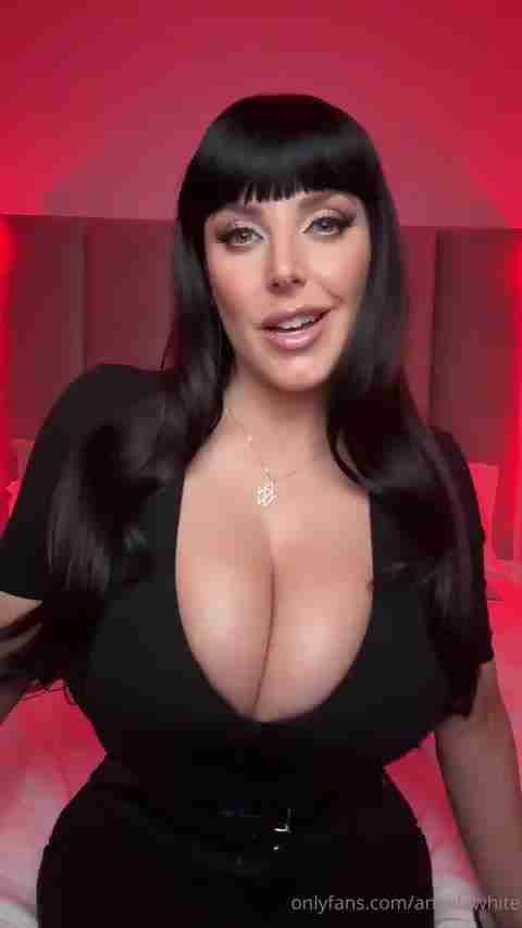 meet Varla – Premium Porn Video Leaked