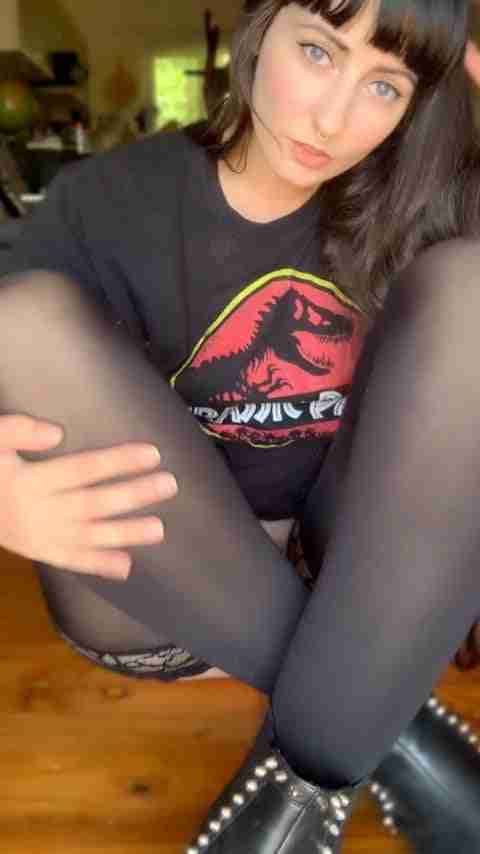 Scarlet-is-here Goth Onlyfans Girl Nude Porn Video Leaked – 2012
