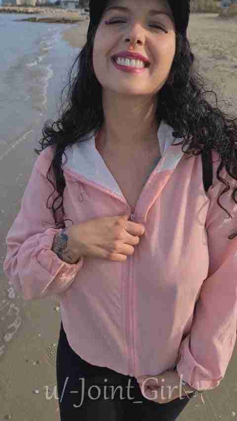 -J0int_Girl- Showing Her Big Tits Nude Video Leaked – 2983