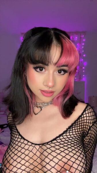 2005 goth girl, who's down to breed?