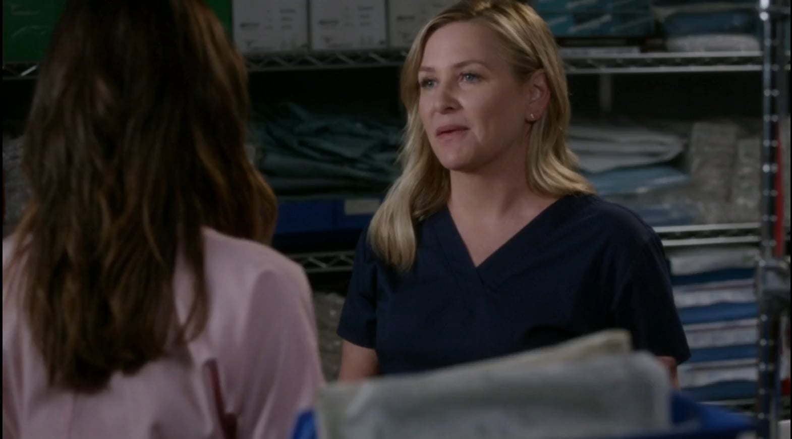 Jessica Capshaw & Stefania Spampinato – Grey’s Anatomy – Lesbian