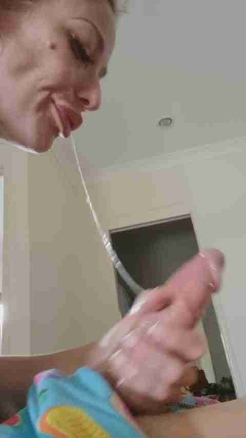 Mouth gets a little sloppy on this big dick 😍
