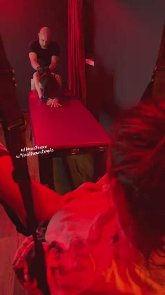 Loved watching from the sex swing Amateur Threesome Sex Tape