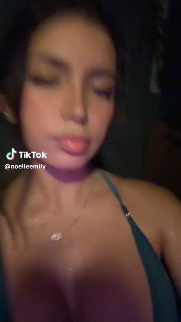 Moisture @noelleemily on TikTok – Onlyfans Girl Nude Sexy Video