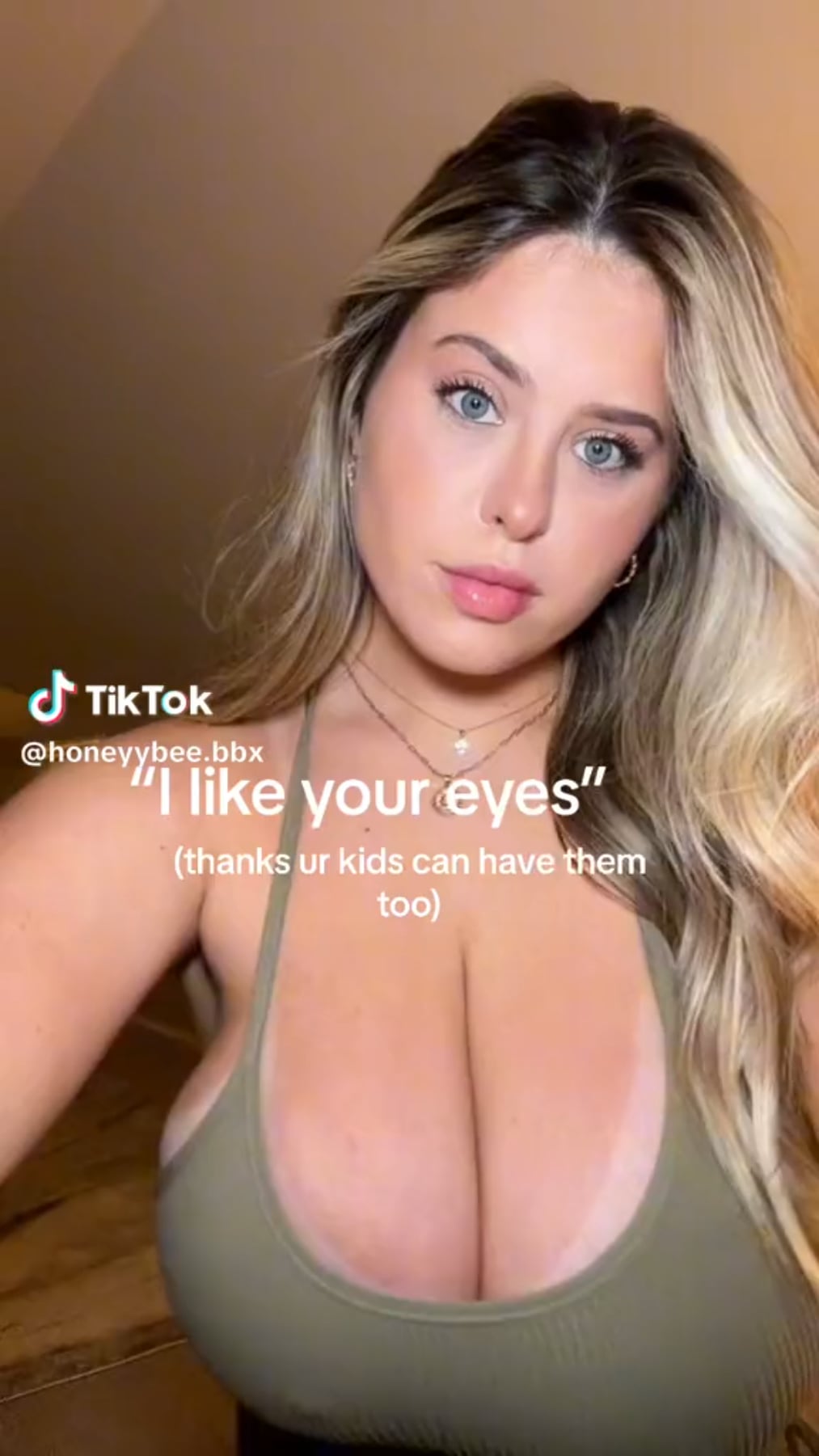@Honeybee.bbx on TikTok – Onlyfans Girl Nude Sexy Video Leaked