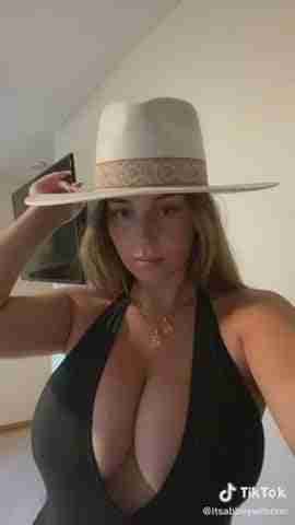 Large Hat & Large Tits Amateur Porn Sex Video Leaked
