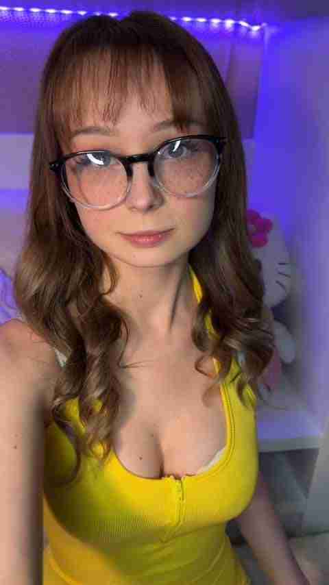 Aggressive_Oil_464 Petite Onlyfans Girl Nude Video- 3