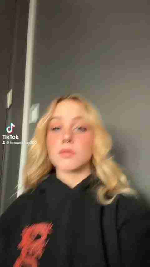 ffccio Showing Her Ass Nude Video leaked – 7