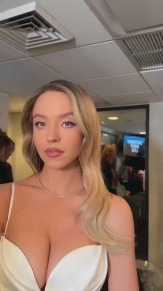 Sydney Sweeney’s weapons grade Cleavage (Upscaled & slowed down) With