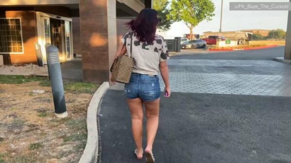 When this baddie tells me to cum join her while