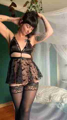 Scarlet-is-here Tattooed Onlyfans Girl Nude Porn Video Leaked – 722