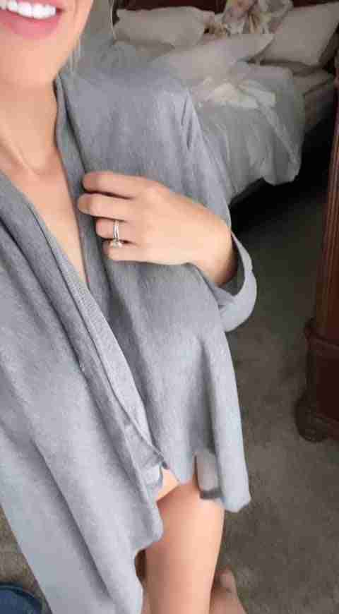 noface-housewife Busty Onlyfans Girl Nude Video Leaked – 606