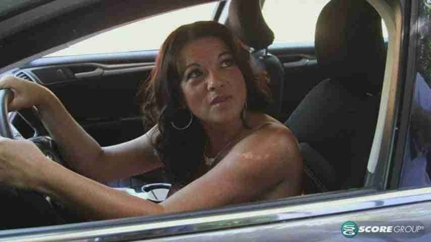 Betty Boobs knows how to reel them in Amateur Porn