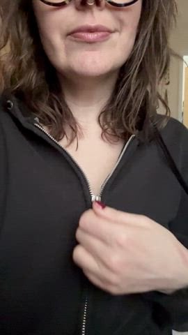 TatsAndTittiesMILF Onlyfans Girl Showing Her Big Tits Nude Porn Video