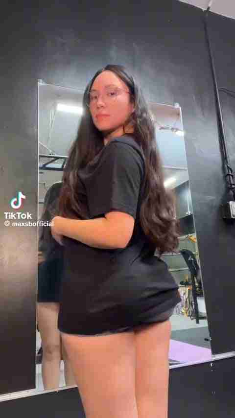 @maxsbofficial on TikTok – Onlyfans Girl Nude Sexy Video Leaked