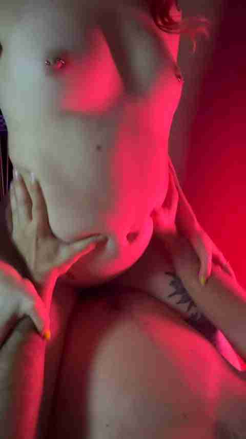 I love bouncing on his cock 🤠 Amateur Couple Porn