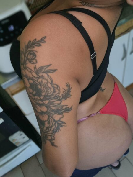 showfd cooking, but you could easily eat this pussy (@universoxx)