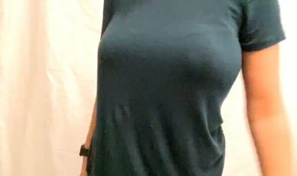 H_TitsMcGee Onlyfans Girl Showing Her Big Tits Nude Porn Video