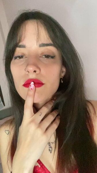 young-brunettee69 Brunette Onlyfans Girl Nude Video- 1