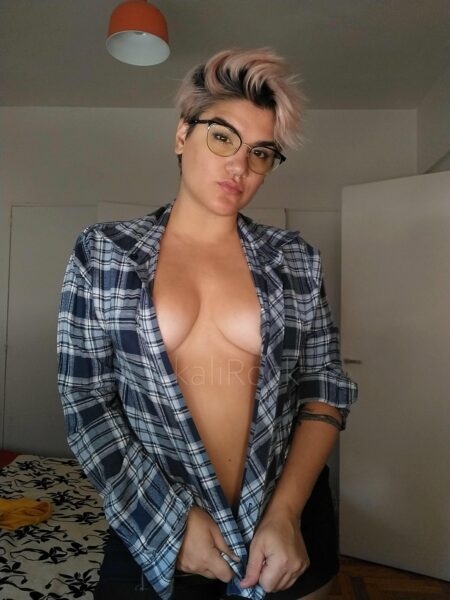 Akali (@akalirock) [OnlyFans] – Nude Sexy Photos Leaked – 2