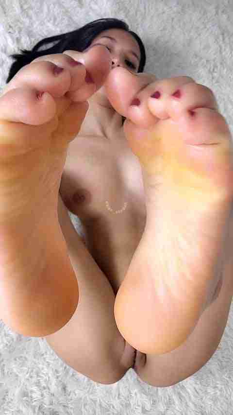 If you like feet just a little bit you will like this :3