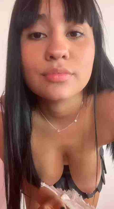 AwildaWoodruff Busty Onlyfans Girl Nude Video- 1