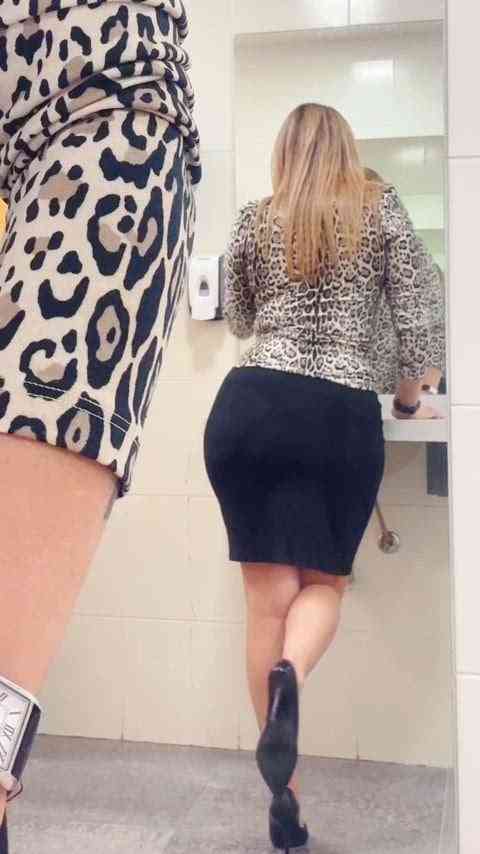 chloeof Showing Her Ass Nude Video leaked – 78