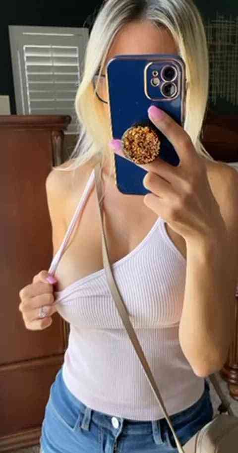 noface-housewife Busty Onlyfans Girl Nude Video Leaked – 4962