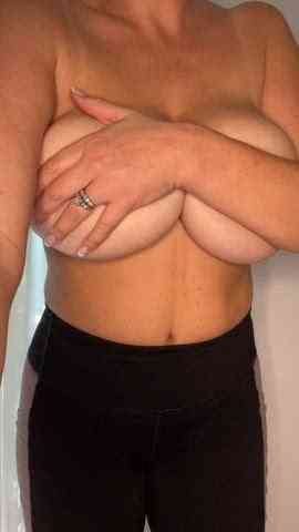 wisconsinWife Busty Onlyfans Girl Nude Video Leaked – 665