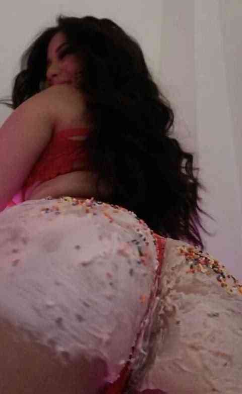 babyakira Showing Her Ass Nude Video leaked – 17
