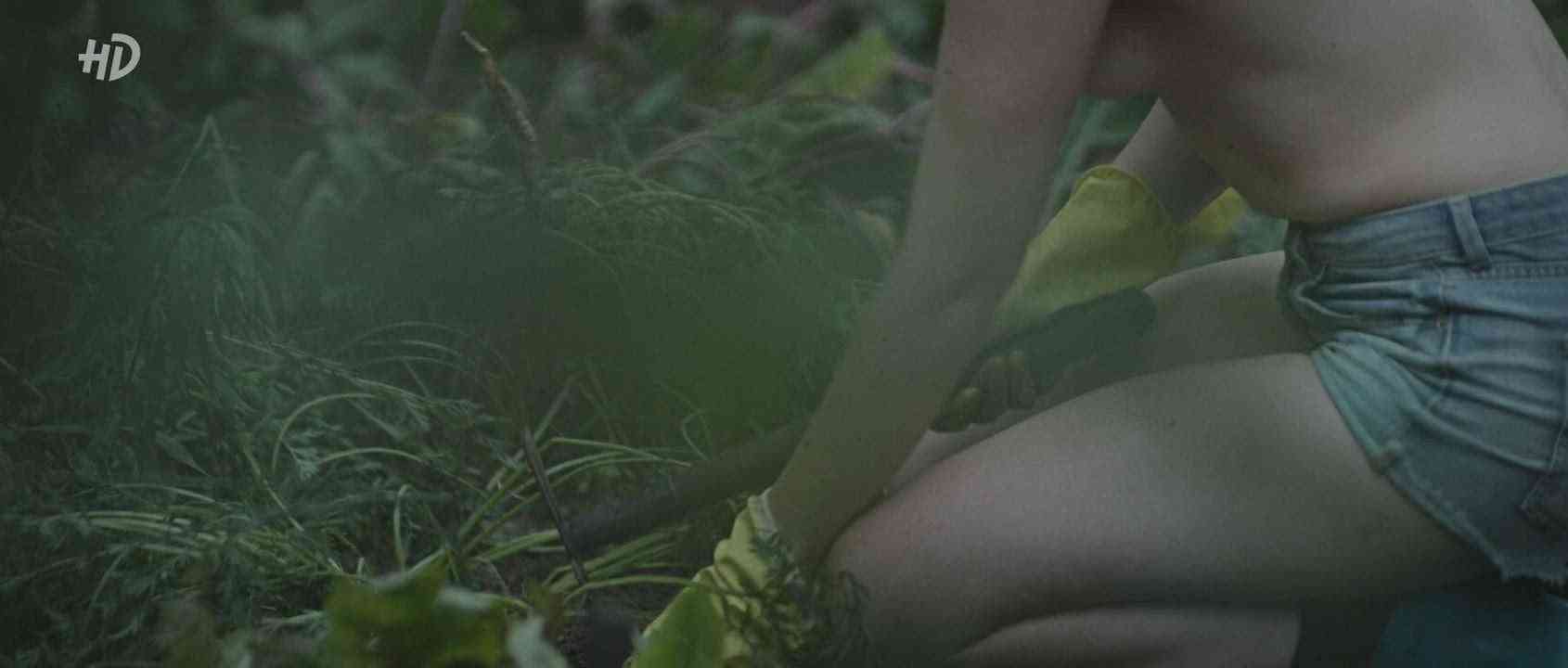 [Topless] Veronika Mokhireva in Topi S01E03 (2021) – Nude Sex