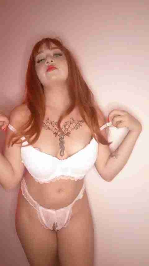 OnlyVanessaTaylor Busty Onlyfans Girl Nude Video- 2