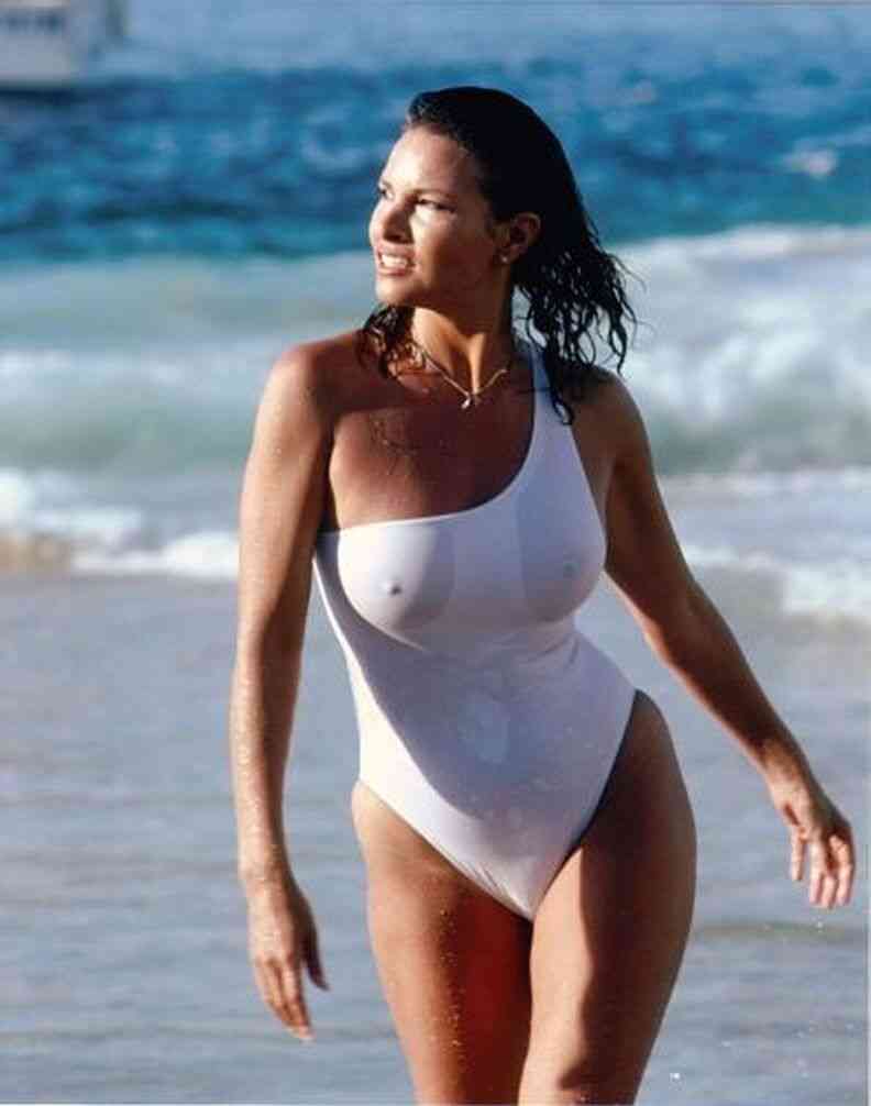 Raquel Welch Nude Video and Photos