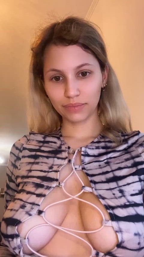 Flexible girl born in 2005.. Smash or pass Real Homemade