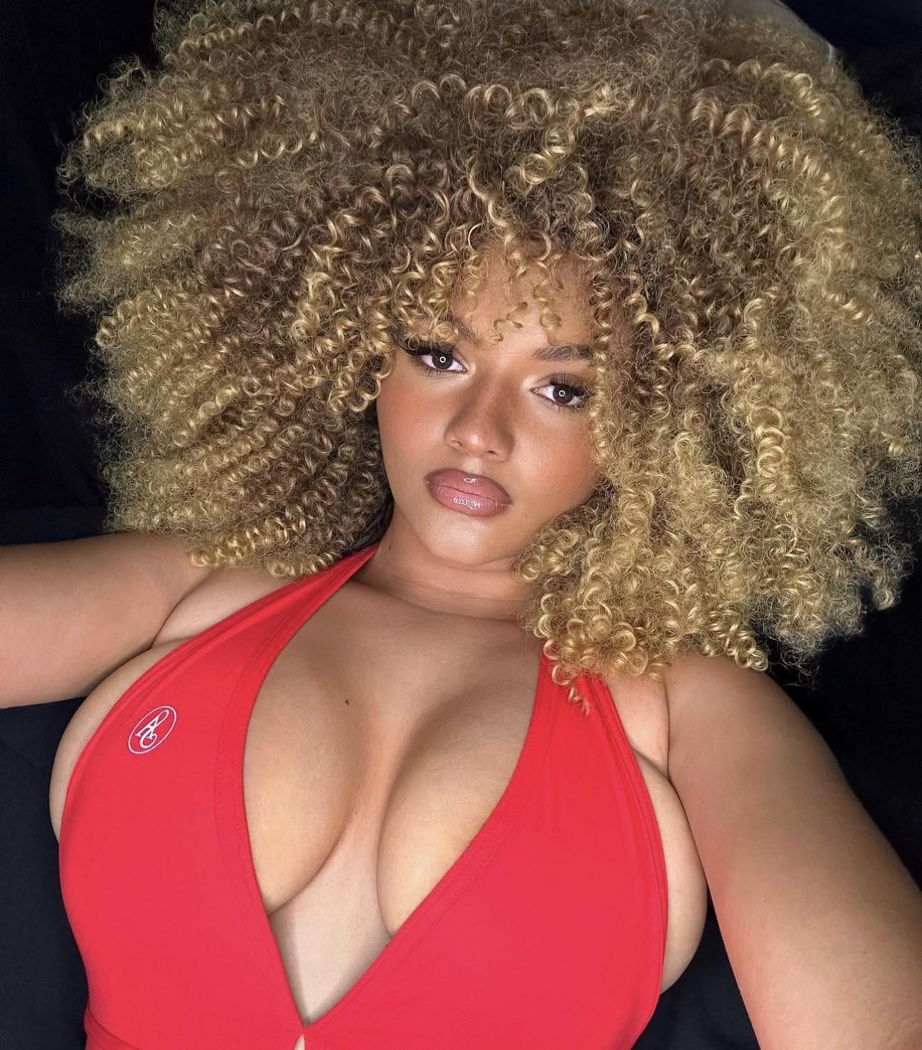 Aquariusdreamz (@Aquariusdreamzz) Nude Sexy Photo – 51