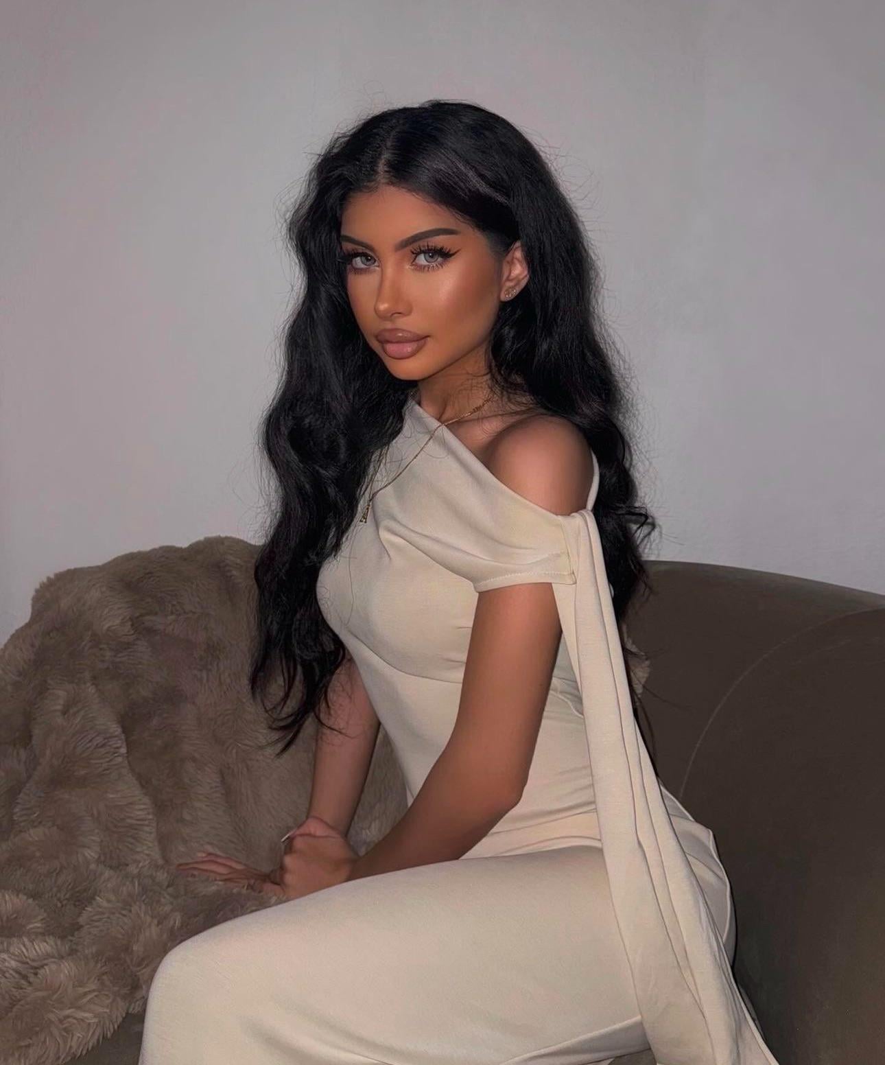 Aya (@ayaa.ameen) Nude Sexy Photo – 10