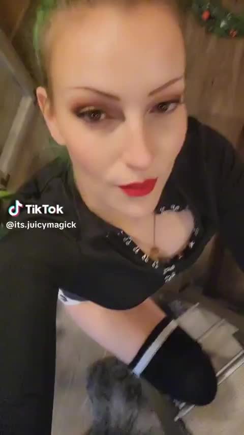 @its.juicymagick Tiktok Girl Nude Sexy Video – 218