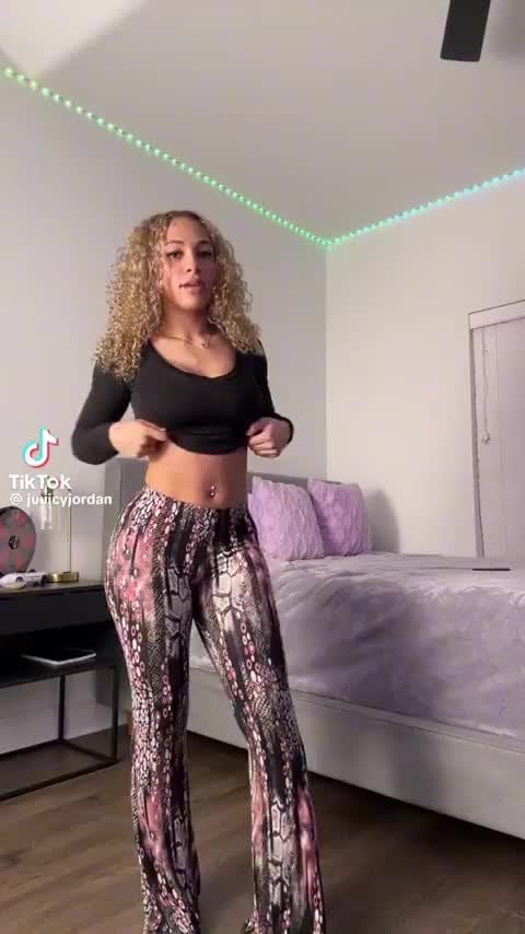 @juicyjordan Tiktok Girl Nude Sexy Video – 97
