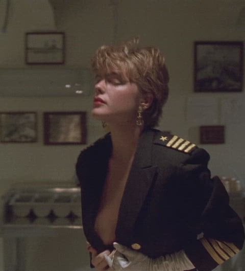 Erika Eleniak – Under Siege (1992) Nude Sex Video Scene