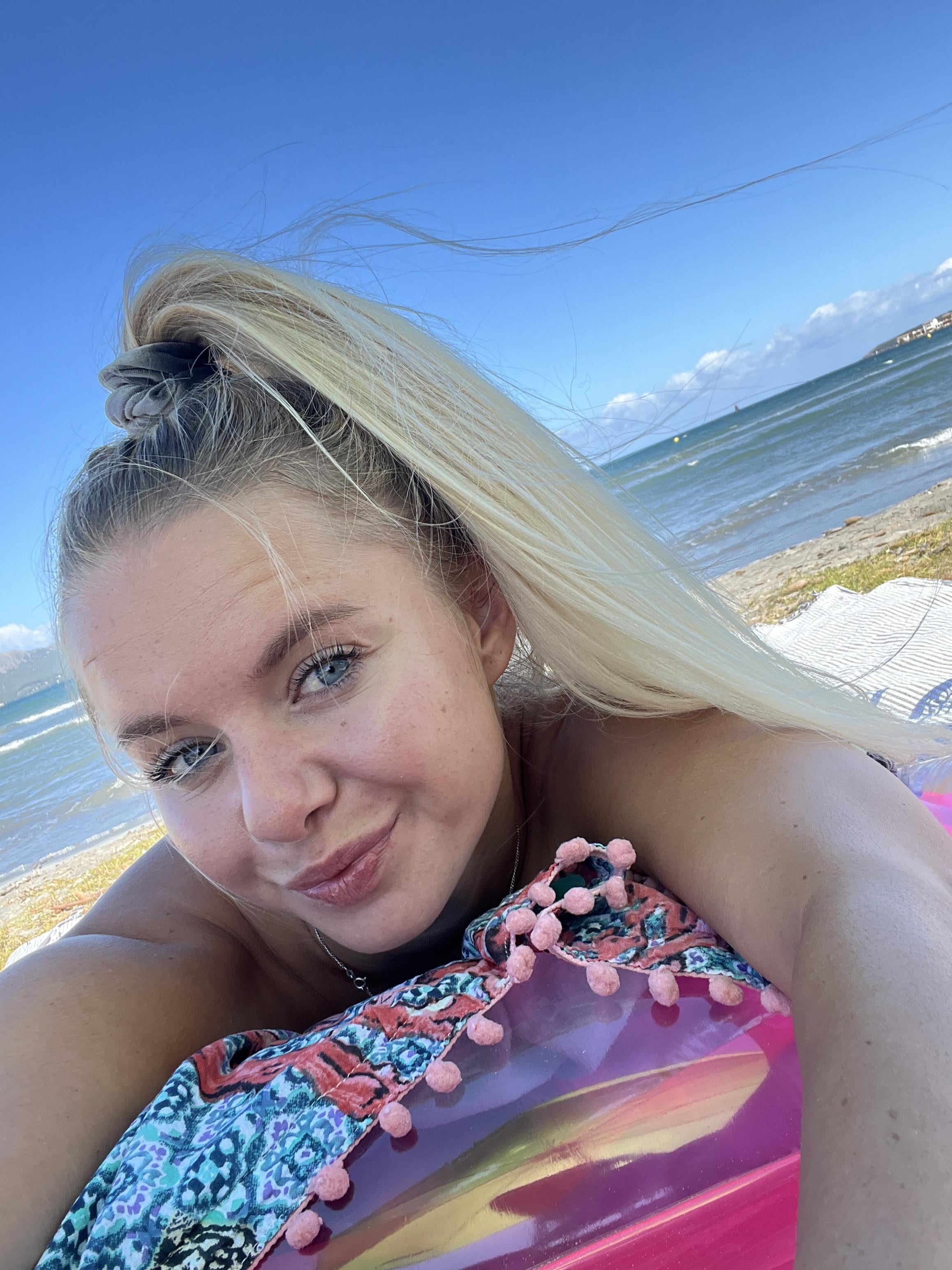 Jenni (@jennibluebutterfly) Nude Sexy Photo – 7