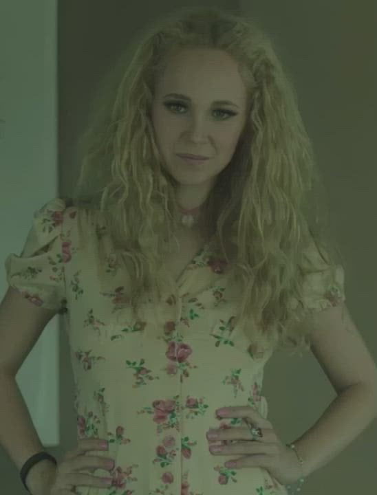 Juno Temple great bouncing plots in Afternoon Delight (2013) –