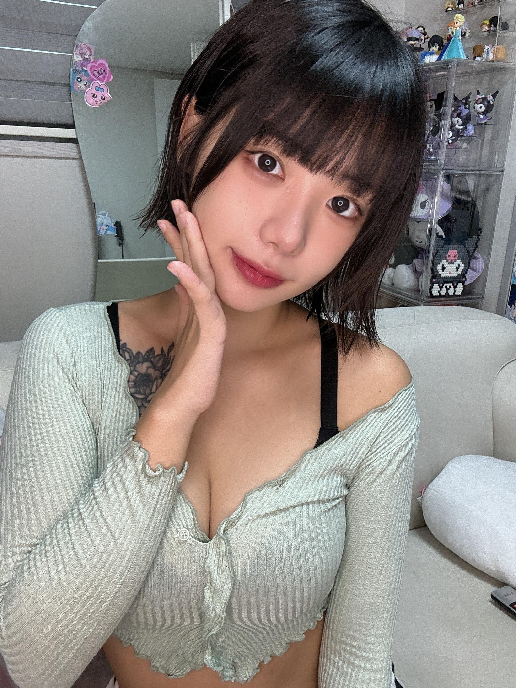 Yui (@yuigoodmorning) Nude Sexy Photo – 14