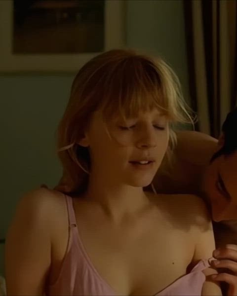 Clemence Poesy’s supreme supine plots in Olga’s Summer (FR-2002) Nude