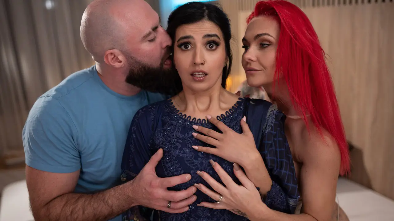[FakeHostel] Roxi Keogh & Aaliyah Yasin – Sister, What The