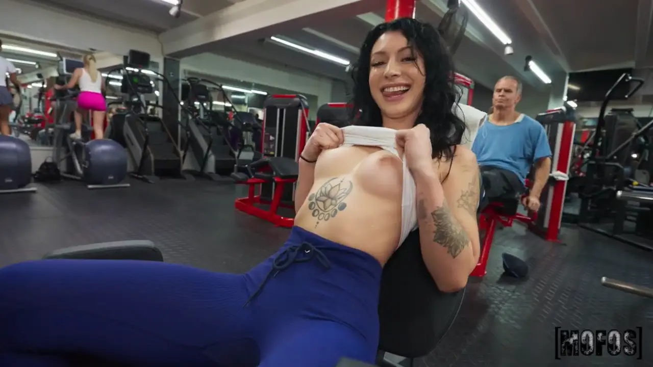 [HesGotRizz] Raven Lane – Sneaky Gym Nookie Premium Porn Video