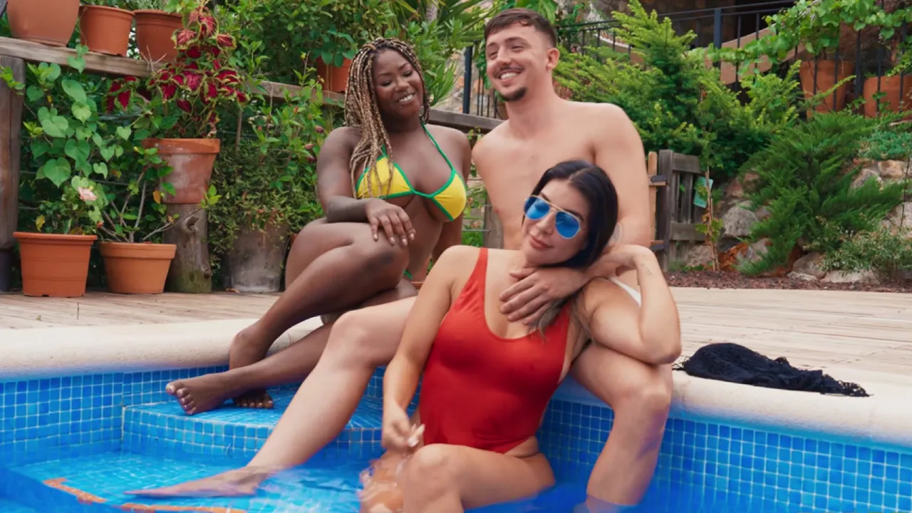 [BrazzersExxtra] Xeinna Rose – Fucking Around On Vacation Premium Porn